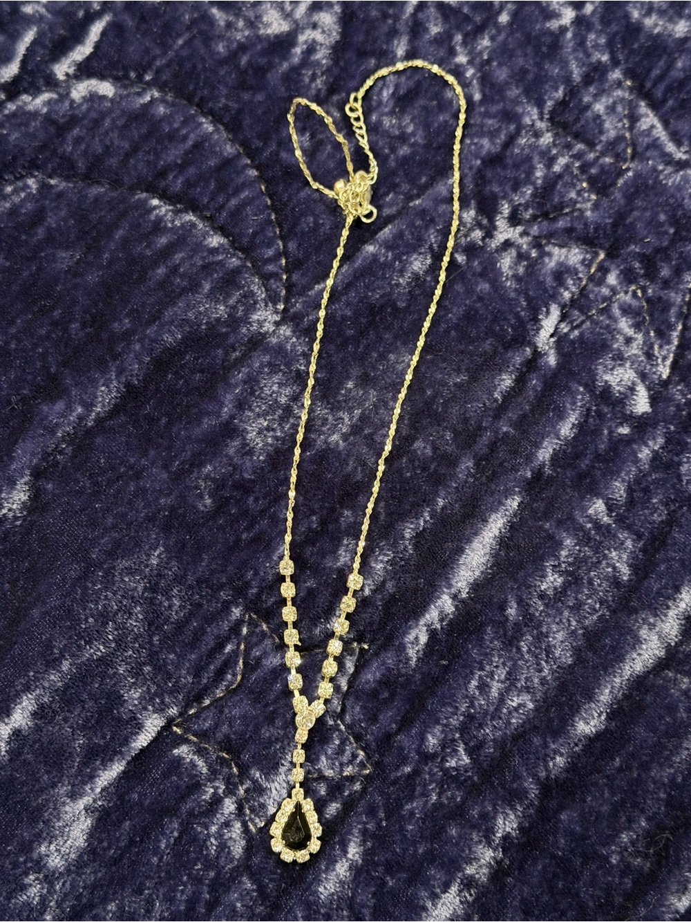 Silver Teardrop Pendant Necklace with Black Stone